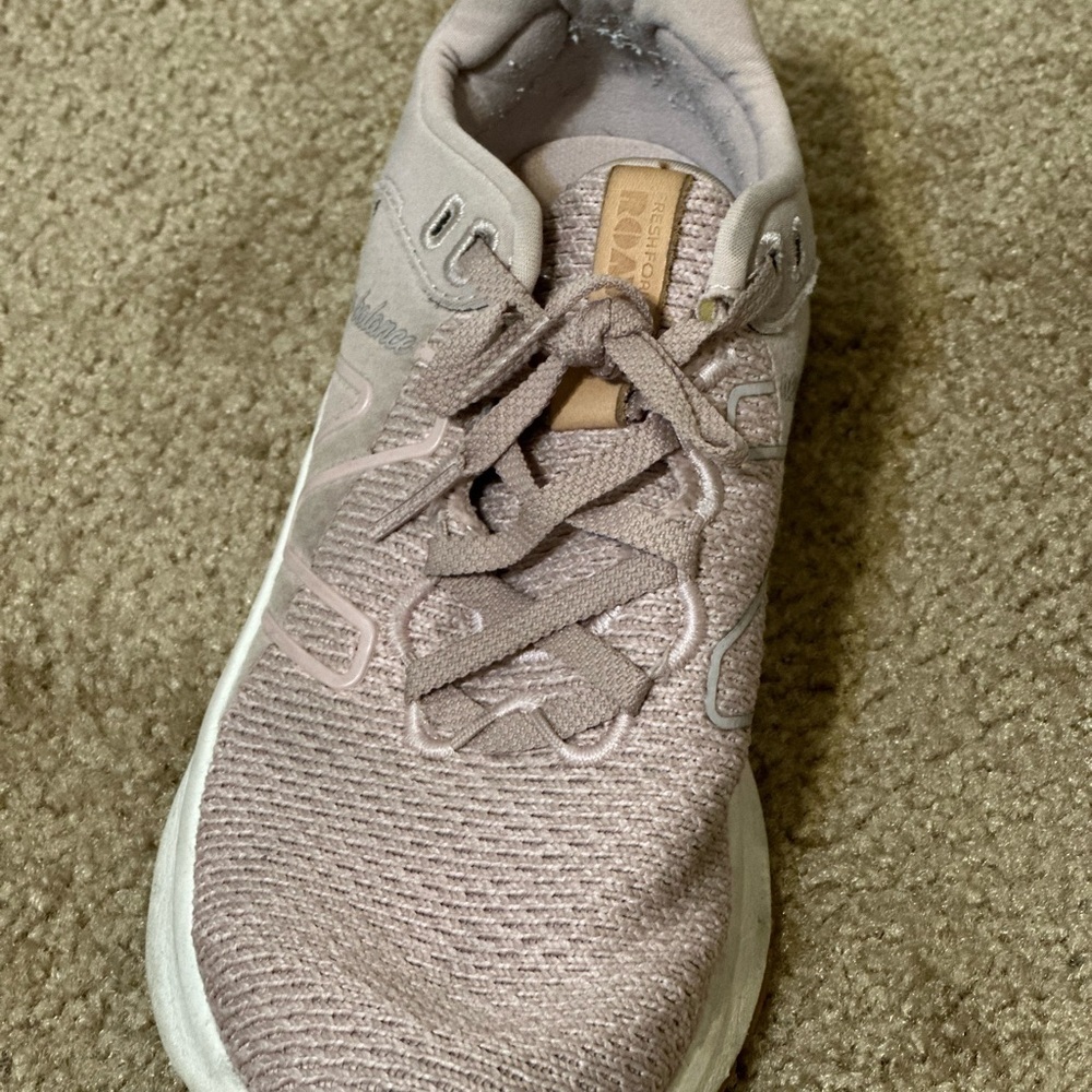 New Balance Women's Fresh Foam Roav V2 Pink Size 7 - Picture 2 of 7